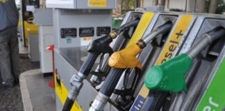 Prezzi benzina a Napoli: le pompe bianche riducono gli aumenti di inizio anno