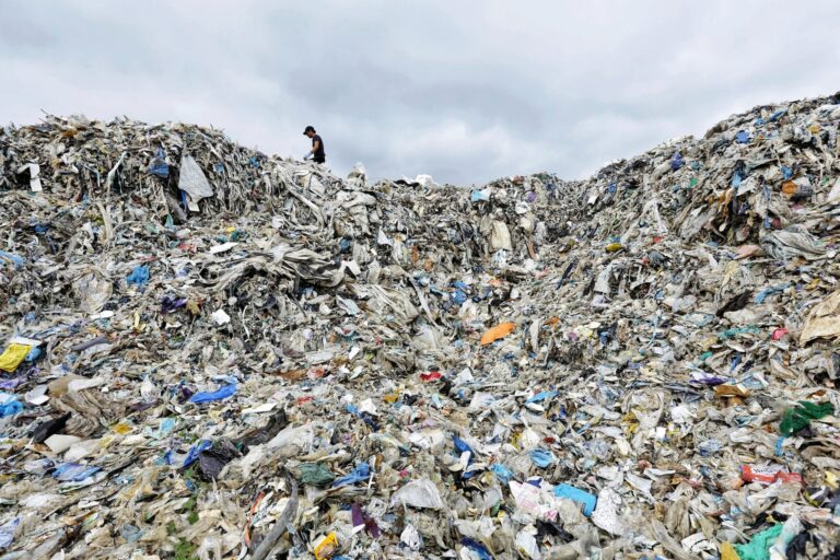 Export illegale rifiuti, intesa Tunisia-Campania su rimpatrio