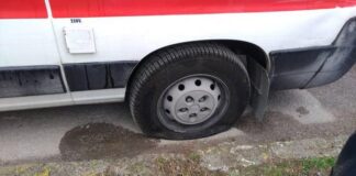 Incredibile al Rione Traiano di Napoli, tagliano le ruote ad un’ambulanza mentre i sanitari soccorrevano un paziente”