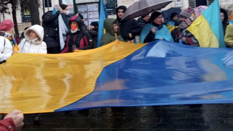 Guerra in Ucraina, in Campania ordinanza di De Luca per ospitare i profughi in hotel e B&B