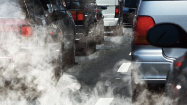Mobilità a emissioni zero, lo studio su 36 città di Clean Cities: Napoli ultima