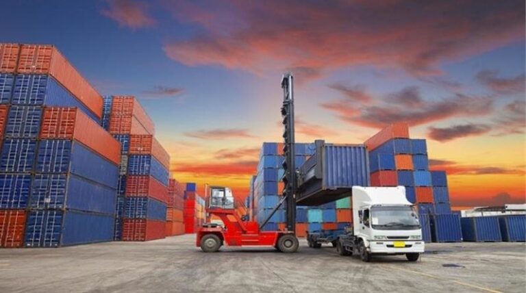 Logistica, Santangelo investe De Luca e gruppo parlamentare di Iv: “Misure immediate, a rischio migliaia di posti di lavoro”