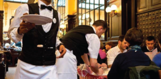 Turismo a Napoli, l’allarme di hotel e ristoranti: “Mancano 6mila dipendenti”