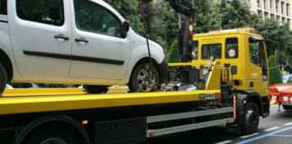 Napoli, auto abbandonate in strada: sanzioni per i 44 proprietari
