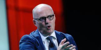 L’accusa di Ricciardi: “La pandemia non è finita, i dati sul Covid sono completamente falsati”