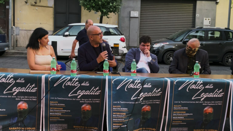 VIDEO “Notte della Legalità” a Casapesenna, il giornalista Minieri: “Ci vorranno anni per battere le mafie, sindaci come De Rosa meritano un plauso”