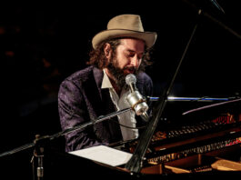 Capossela si esibisce a Paestum, 20 biglietti in omaggio con Il Mattino