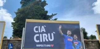 Napoli, omaggio a Mertens: città tapezzata da “Cia’ Cirù”
