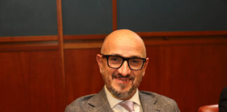 Caserta, la denuncia del consigliere Napoletano: “Bimbi privati dell’acqua alla mensa”