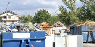 FOTO Cesa, il sindaco Guida ha più inventiva di Einstein: l’isola ecologica chiusa per “manutenzione programmata”. E l’impianto antincendio dov’è?