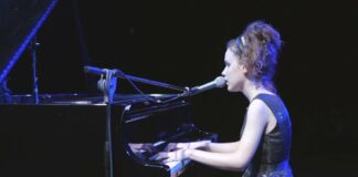 VIDEO Settembre al Borgo apre le porte alla magia, Frida Bollani Magoni incanta il pubblico. Stasera tocca a Luigi Cinque