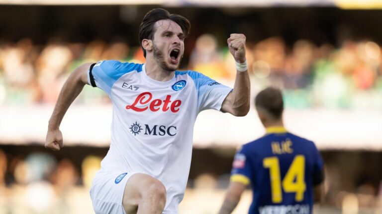 Azzurri marziani, il Napoli stende il Sassuolo e va a +18 sull’Inter