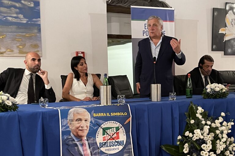I VIDEO Politiche, strepitoso successo per Tajani ad Orta di Atella: “Massima attenzione di Forza Italia per la provincia di Caserta e la Campania”