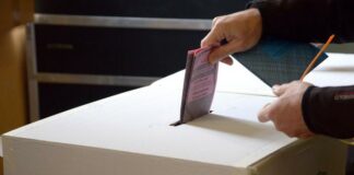 Politiche, il sistema elettorale è una trappola: il voto ai 5 Stelle e al Terzo Polo farà stravincere Meloni, Salvini e Berlusconi