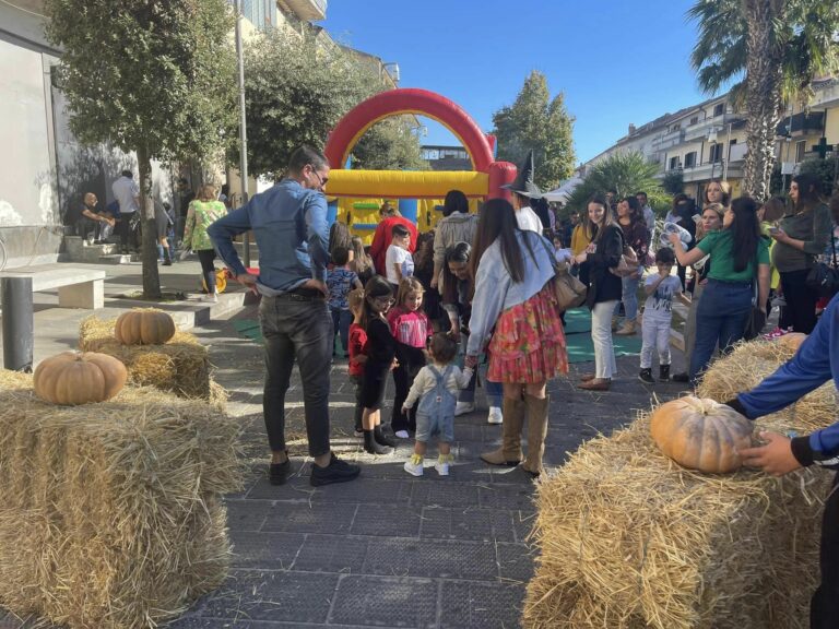 Seconda edizione del “Pumpkin Festival” a Casapesenna, una giornata magica illuminata dal sorriso incantevole dei bambini
