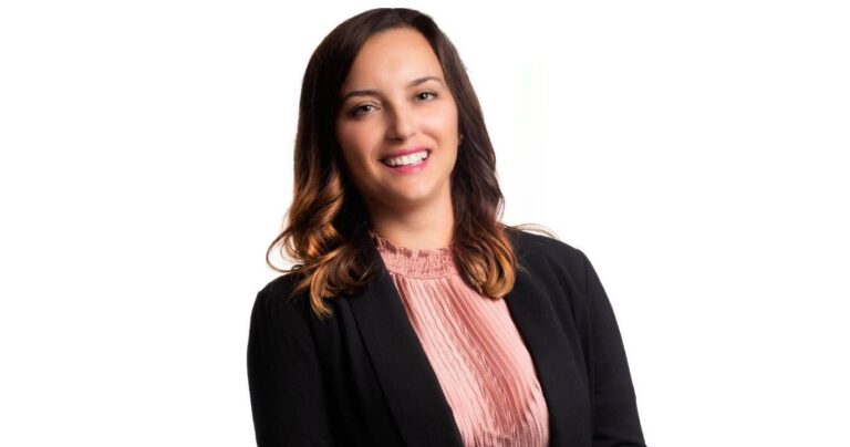 Cesa, anche l’assessore Francesca D’Agostino partecipa ai concorsi comunali: siamo ben oltre “parentopoli”. Chiamate le forze speciali