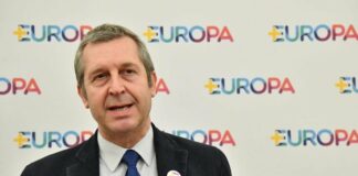 VIDEO LIVE CAMERA Della Vedova (+Europa): “Meloni ha scelto una chiave identitaria e autocelebrativa, discorso molto deludente”