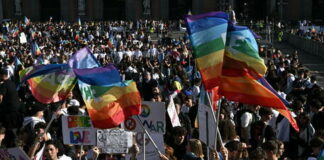 Napoli, 10mila persone alla manifestazione contro carovita e guerra: “Insorgiamo”