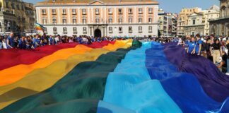Marcia della Pace a Napoli, 25mila persone in piazza del Plebiscito per dire no alla guerra. Lettera di Liliana Segre