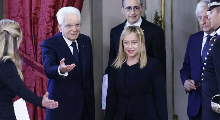 IL VIDEO DEL GIURAMENTO Meloni e nuovi ministri da Mattarella, la premier: “Adesso subito al lavoro”