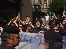 Sciopero della scuola, lezioni a rischio il 15 novembre: studenti in piazza