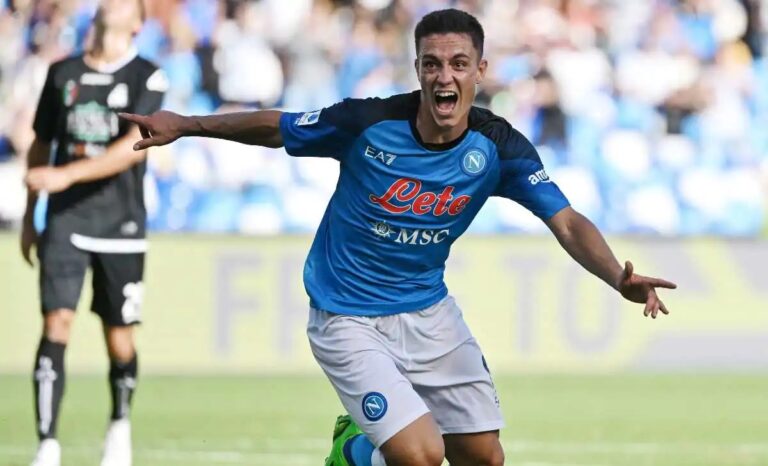 Il Napoli punisce la Juve all’ultimo respiro, pronta la festa scudetto