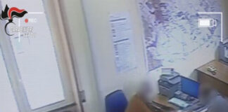 Sesso, appalti e permessi nel Napoletano: fiumi di tangenti e incontri hot, nei guai 13 colletti bianchi