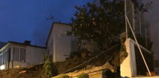 Frana a Ischia, notte tranquilla: famiglie evacuate per il maltempo