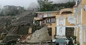 Frana a Ischia, un’altra allerta meteo, sgombero coatto per abitanti zona rossa di Casamicciola