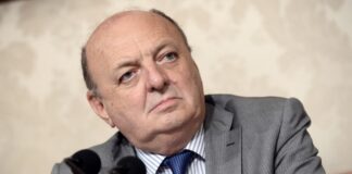 Salerno, il ministro Pichetto Fratin: “Crescent e piazza della Libertà sono opere abusive”