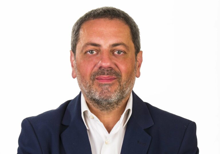 Aversa, presunta compravendita. L’ex presidente dell’assise Romano denuncia Martiniello, candidato di Noi Aversani