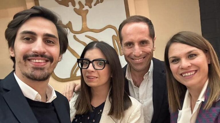 Caso Botti, Teverola Sostenibile vince la battaglia legale contro Barbato e company: dimissioni forzate e le balle del sindaco-Pinocchio