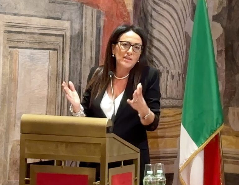 LA VIDEO INTERVISTA Violenza sulle donne, Valente (Pd): “Quadro normativo solido, servono corretta applicazione e specializzazione degli attori della filiera”