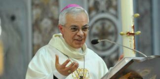 Camorra, l’arcivescovo di Sorrento-Castellammare: “Si è estesa in modo impressionante nell’economia e nella finanza”