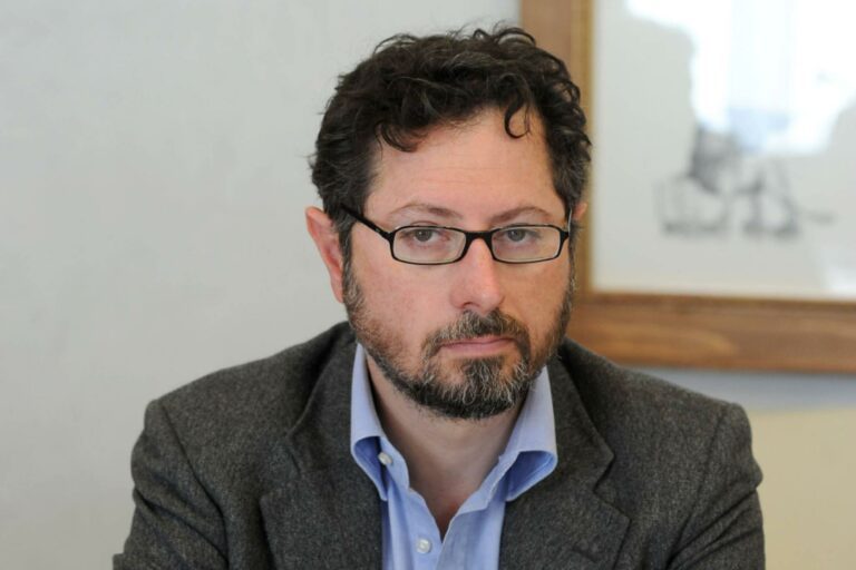 VIDEO INTERVISTA A fuoco a Napoli la Venere degli stracci, Borrelli (AVS): “Nessuna misura contro gli atti vandalici”