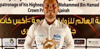 Tragedia a Bacoli, catamarano da offshore si ribalta in mare: morto 35enne di Pozzuoli