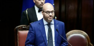 Decreto Rave varato alla Camera con la “ghigliottina”, Pd sventola la Costituzione. 5 Stelle infuriati