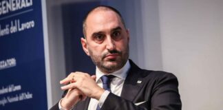 VIDEO LIVE CAMERA Gubitosa (M5S): “Regalati 900 milioni per il calciomercato delle squadre, imprese e cittadini dimenticati. Saremo il baluardo dei deboli”