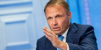 Clamorosa gaffe del ministro Lollobrigida al question time: “Per fortuna la siccità ha colpito il Sud e la Sicilia”