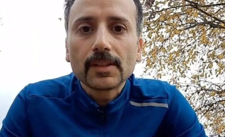 Studente denuncia le repressioni in Iran con un video, poi si toglie la vita: “Ci serve aiuto