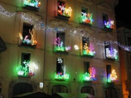 IlluminiAmo Salerno parte un giorno prima, balconi accesi il 7 dicembre