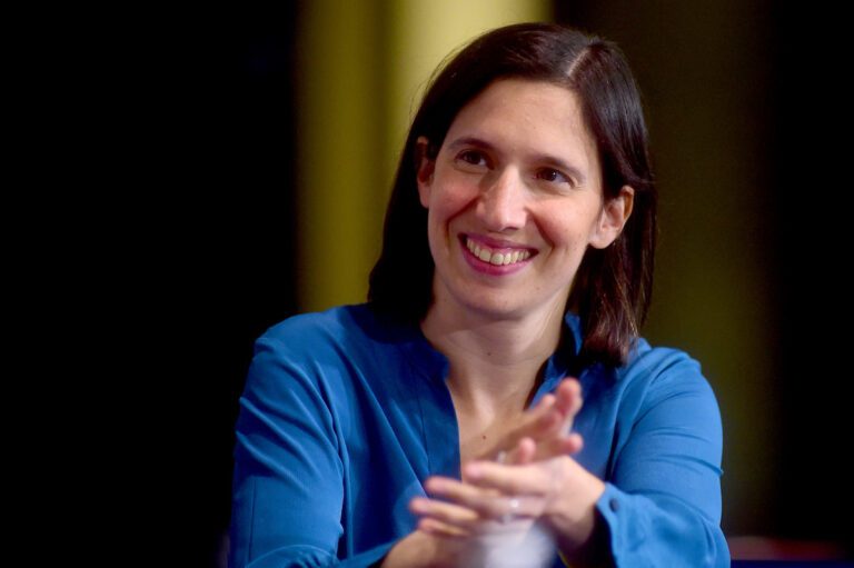 Le opposizioni scendono in campo, parte la raccolta firme contro l’Autonomia. Schlein: “Ampie convergenze possibili”