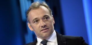 Paura alla Camera per il malore a Richetti. Gli amici: “Paga ancora lo stress per le bugie su molestie inesistenti”