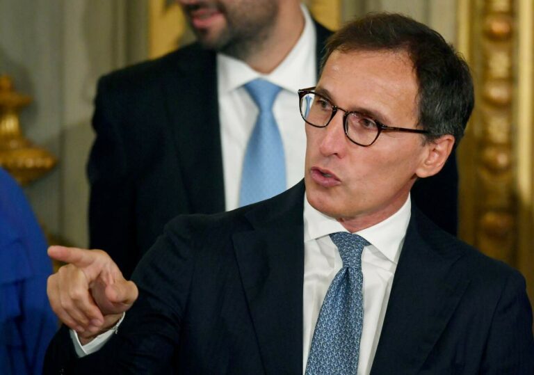 VIDEO INTERVISTA ESCLUSIVA Congresso Pd, Boccia: “De Luca si faccia da parte”. E avverte: “Chi è moroso non sarà iscritto”