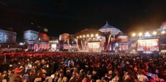 Capodanno a Napoli, 50mila in piazza Plebiscito. Esulta Manfredi: “Serata straordinaria”