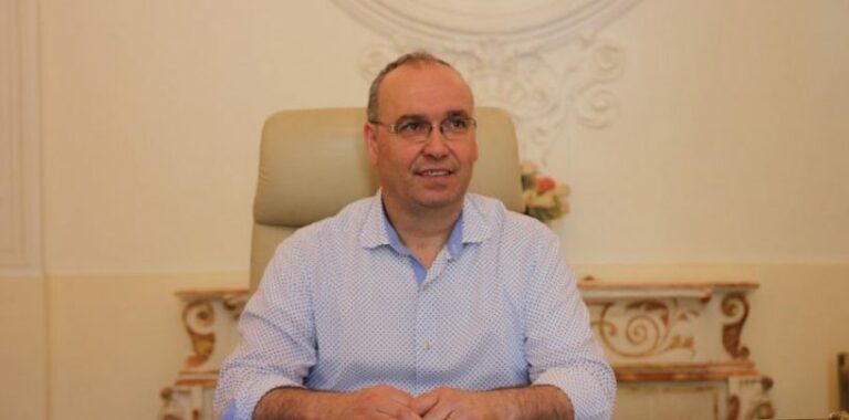 Sindaco di Monteforte Irpino indagato per estorsione aggravata dal metodo mafioso