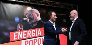 Pd, tappa di Bonaccini in Campania. Piero De Luca: “C’è voglia di nuove energie dai territori”. Al candidato alla segretaria la maglia della Salernitana