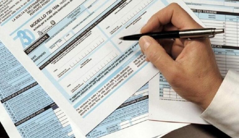RICCHI E POVERI Redditi dei politici: 2 milioni per l’ex avvocato del Cav, Tremonti tra i “paperoni”. Meloni 150mila euro, Jaguar vintage per Conte