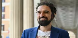 L’eurodeputato Giarrusso lascia il M5S e passa al Pd: “Bene Bonaccini, serve centrosinistra forte”