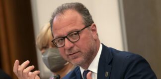 VIDEO LIVE CAMERA Mulé (FI): “Evitare abuso intercettazioni”. Sul taglio dei deputati: “Dannoso, scelta populistica”